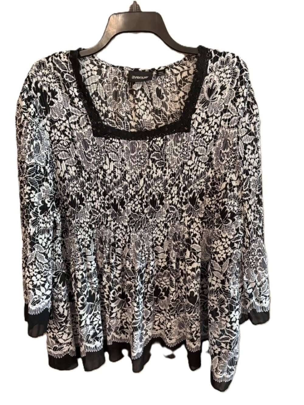 Avenue Top With Pleated Bodice and Sleeves, Lace Pattern Chiffon, Plus 26/28